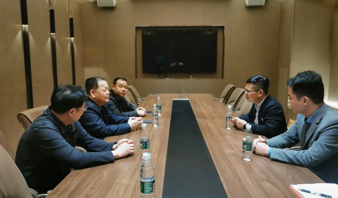 中庭黨建 | 南寧市工商聯(lián)牽線搭橋，集團(tuán)與南寧茂名商會(huì)兩新黨組織聯(lián)姻
